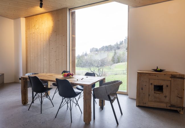 Ferienwohnung in Tarasp - Chasa Chaposch – Tradition trifft Komfort in einem exklusiv renovierten Engadinerhaus Ferienwohnung in Tarasp - Chasa Chaposch – Tradition trifft Komfort in einem exklusiv renovierten Engadinerhaus