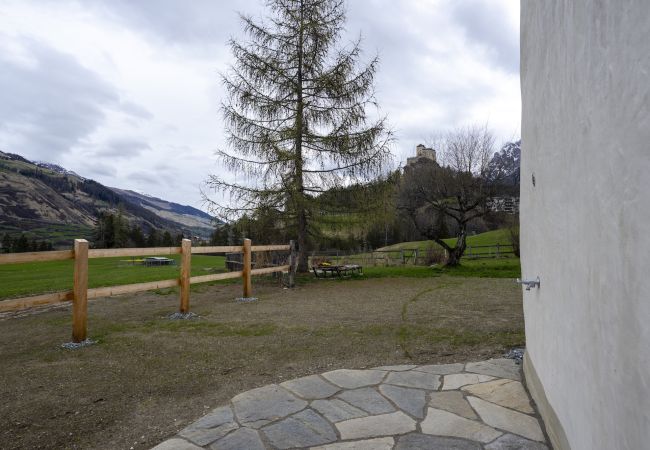 Ferienwohnung in Tarasp - Chasa Chaposch – Tradition trifft Komfort in einem exklusiv renovierten Engadinerhaus Ferienwohnung in Tarasp - Chasa Chaposch – Tradition trifft Komfort in einem exklusiv renovierten Engadinerhaus
