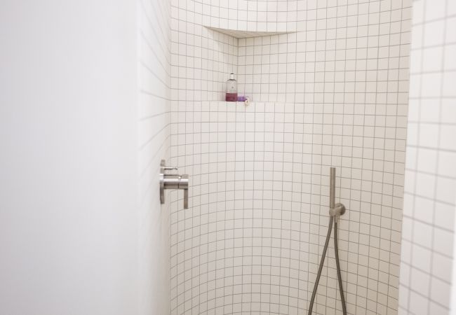 Ferienwohnung in Tarasp - Chasa Chaposch – Tradition trifft Komfort in einem exklusiv renovierten Engadinerhaus Ferienwohnung in Tarasp - Chasa Chaposch – Tradition trifft Komfort in einem exklusiv renovierten Engadinerhaus