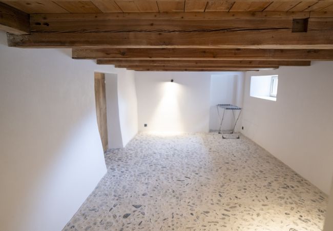 Ferienwohnung in Tarasp - Chasa Chaposch – Tradition trifft Komfort in einem exklusiv renovierten Engadinerhaus Ferienwohnung in Tarasp - Chasa Chaposch – Tradition trifft Komfort in einem exklusiv renovierten Engadinerhaus