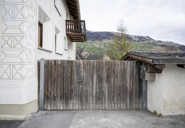 Ferienwohnung in Tarasp - Chasa Chaposch – Tradition trifft Komfort in einem exklusiv renovierten Engadinerhaus Ferienwohnung in Tarasp - Chasa Chaposch – Tradition trifft Komfort in einem exklusiv renovierten Engadinerhaus