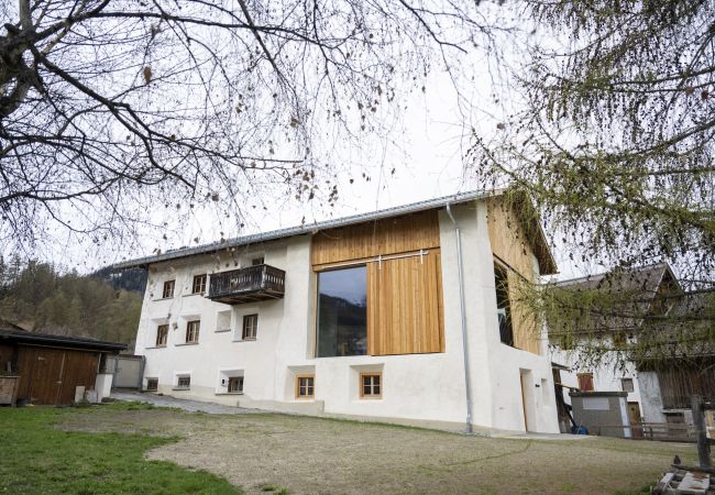 Ferienwohnung in Tarasp - Chasa Chaposch – Tradition trifft Komfort in einem exklusiv renovierten Engadinerhaus Ferienwohnung in Tarasp - Chasa Chaposch – Tradition trifft Komfort in einem exklusiv renovierten Engadinerhaus