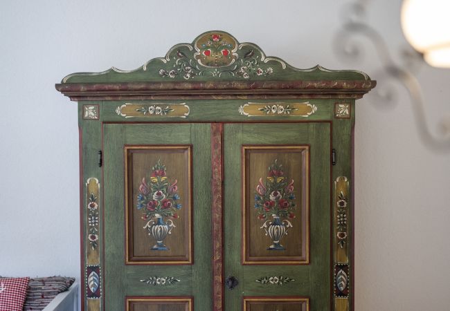 Ferienwohnung in Scuol - Chasa Serras - Adrian: Ideal gelegene, gemütliche 3.5 Zimmerwohnung Ferienwohnung in Scuol - Chasa Serras - Adrian: Ideal gelegene, gemütliche 3.5 Zimmerwohnung