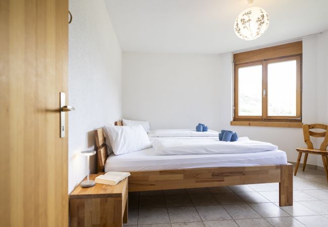 Ferienwohnung in Scuol - Chasa Serras - Adrian: Ideal gelegene, gemütliche 3.5 Zimmerwohnung Ferienwohnung in Scuol - Chasa Serras - Adrian: Ideal gelegene, gemütliche 3.5 Zimmerwohnung