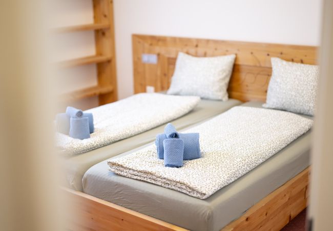 Ferienwohnung in Vulpera - Chasa Valbernard Stüvetta - Quivelda 4001: Hochwertige 3.5-Zimmerwohnung Ferienwohnung in Vulpera - Chasa Valbernard Stüvetta - Quivelda 4001: Hochwertige 3.5-Zimmerwohnung