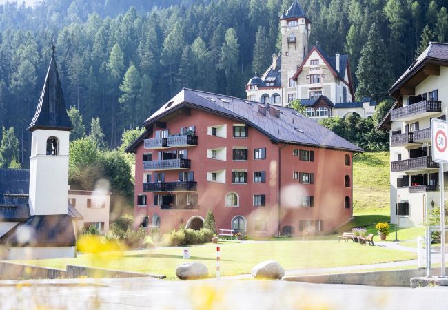 Ferienwohnung in Vulpera - Chasa Valbernard Stüvetta - Quivelda 4001: Hochwertige 3.5-Zimmerwohnung Ferienwohnung in Vulpera - Chasa Valbernard Stüvetta - Quivelda 4001: Hochwertige 3.5-Zimmerwohnung