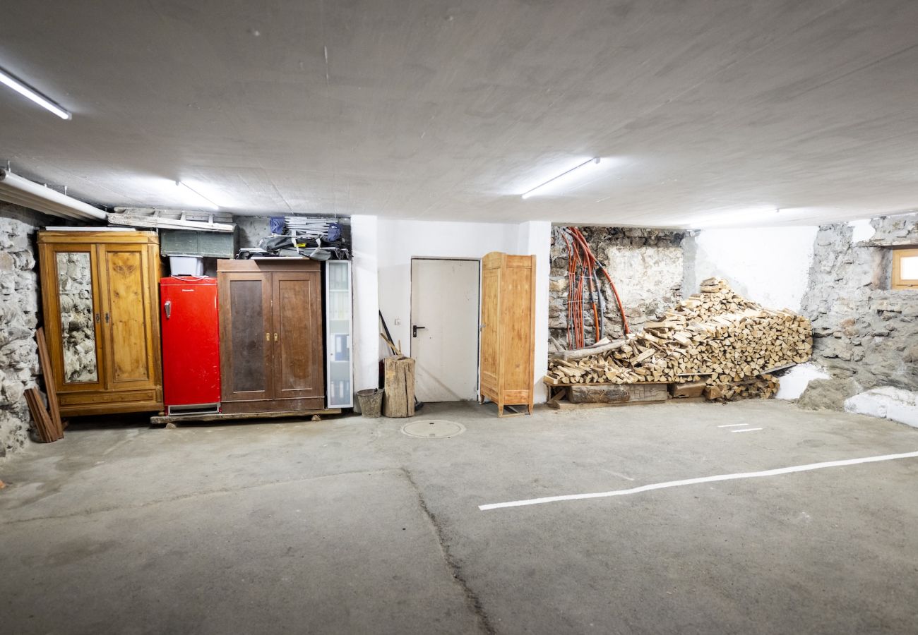 Ferienwohnung in Sent - Chasa Rustika: Moderne 3-Zimmerwohnung mit traditionellem Engadiner Flair in Sent