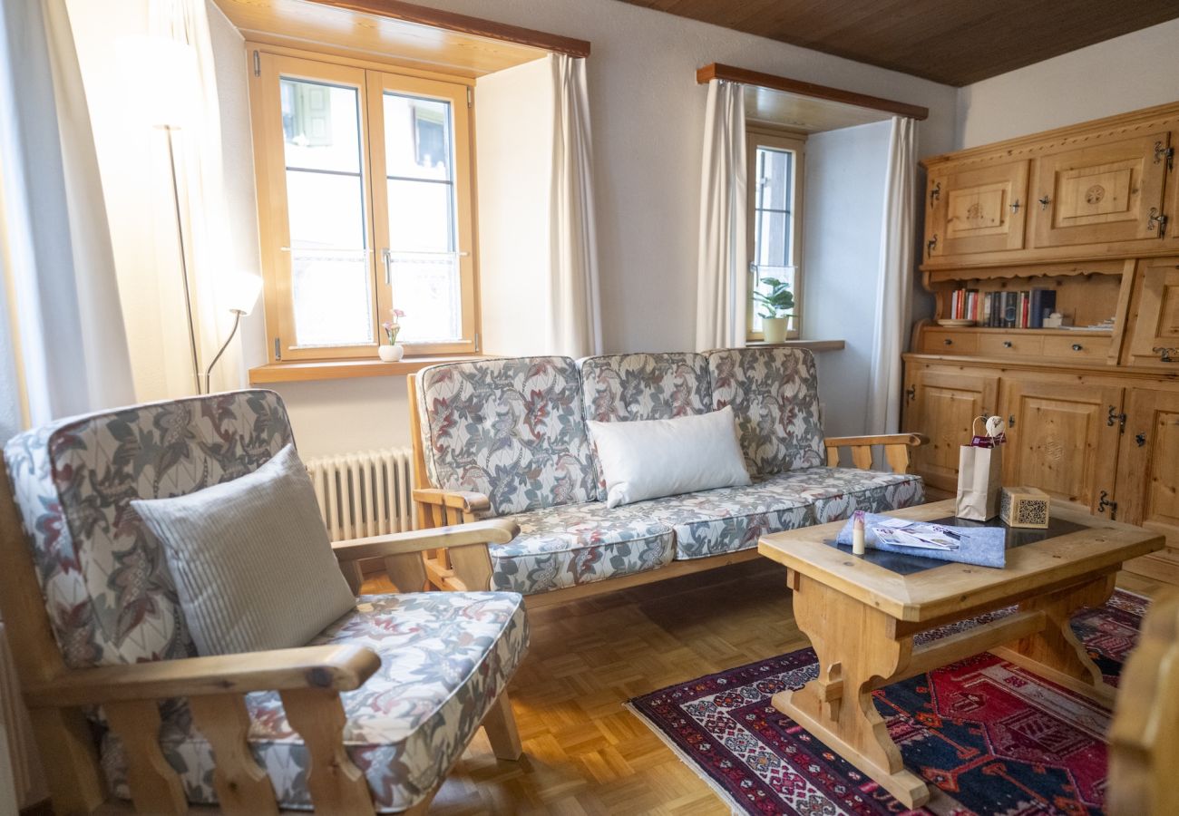 Ferienwohnung in Sent - Chasa Bügliet: Ferienwohnung im Dorfkern von Sent