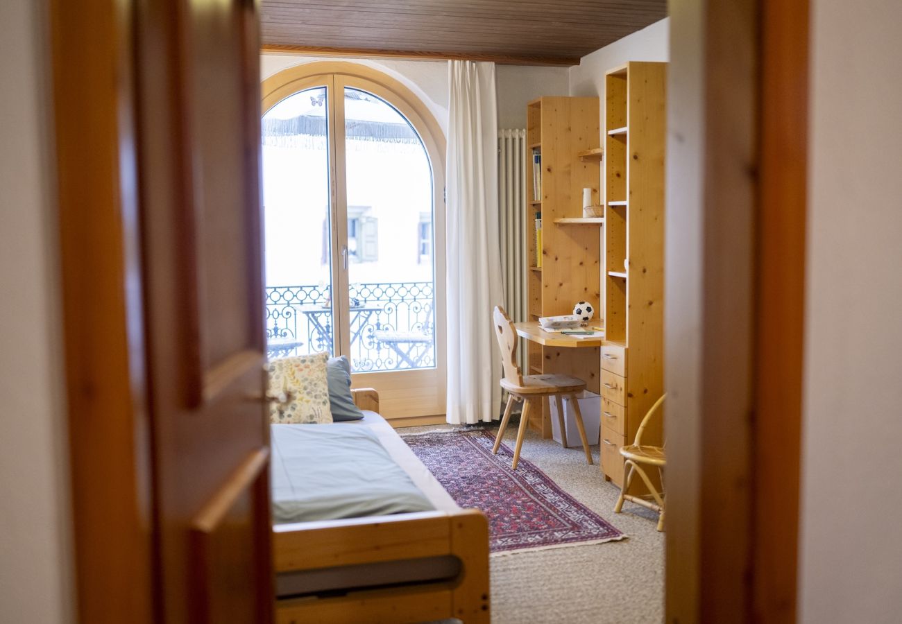 Ferienwohnung in Sent - Chasa Bügliet: Ferienwohnung im Dorfkern von Sent