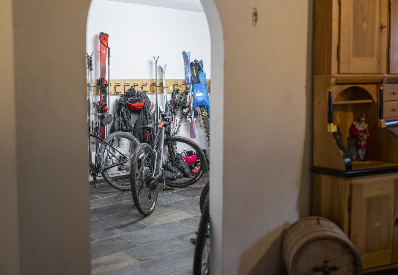 Ferienwohnung in Sent - Chasa Bügliet: Ferienwohnung im Dorfkern von Sent