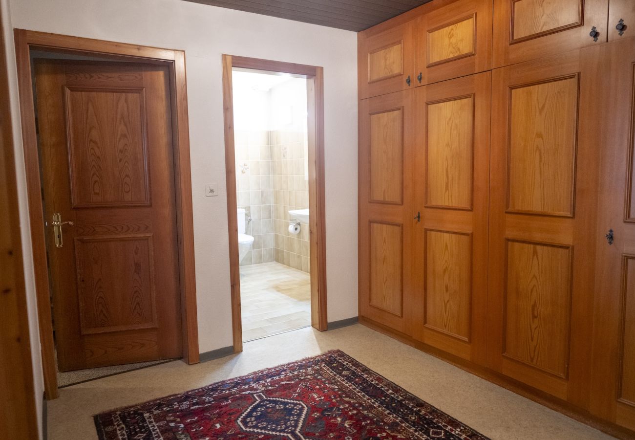 Ferienwohnung in Sent - Chasa Bügliet: Ferienwohnung im Dorfkern von Sent