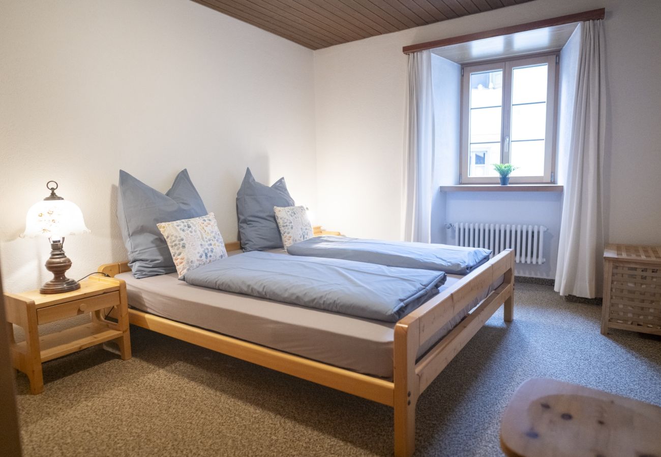 Ferienwohnung in Sent - Chasa Bügliet: Ferienwohnung im Dorfkern von Sent