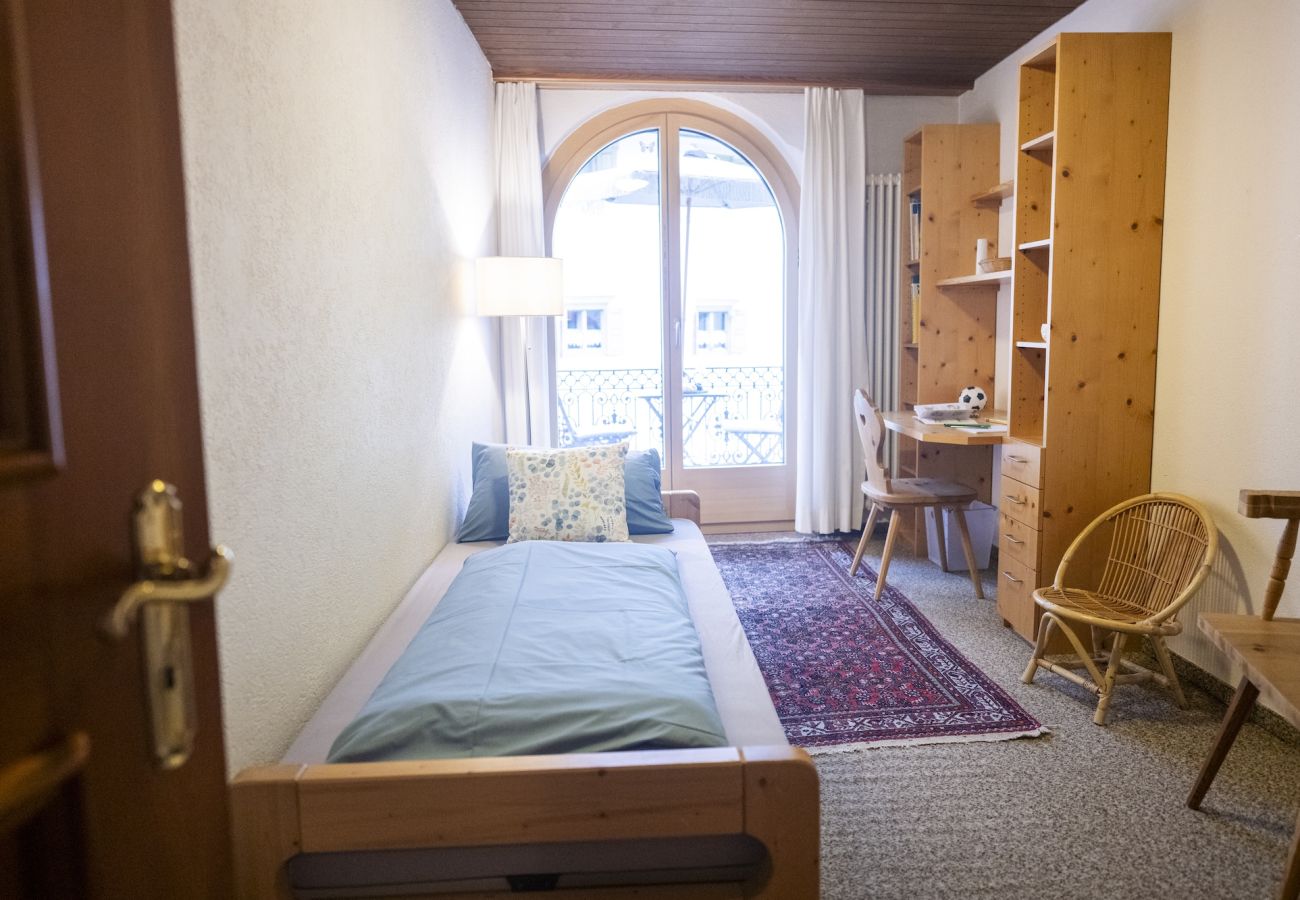 Ferienwohnung in Sent - Chasa Bügliet: Ferienwohnung im Dorfkern von Sent