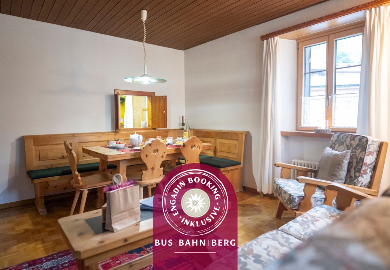 Ferienwohnung in Sent - Chasa Bügliet: Ferienwohnung im Dorfkern von Sent