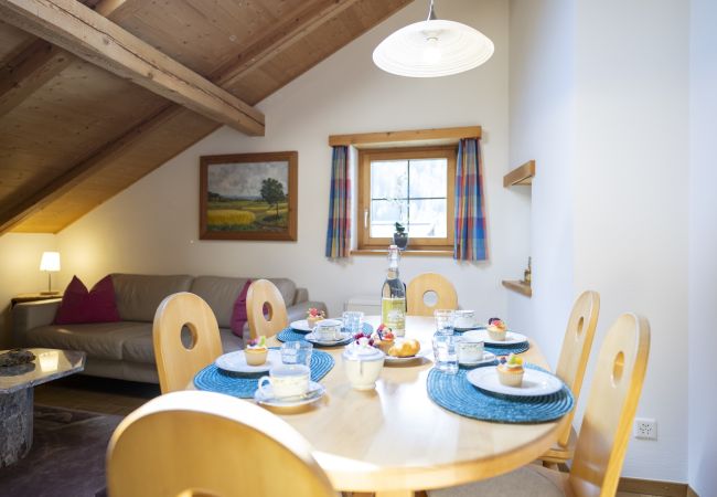 Ferienwohnung in Scuol - Chasa Porta 19: Praktische und gemütliche 4.5-Zimmer-Wohnung an zentraler Lage Ferienwohnung in Scuol - Chasa Porta 19: Praktische und gemütliche 4.5-Zimmer-Wohnung an zentraler Lage