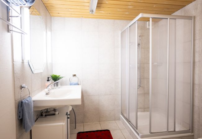 Studio in Ftan - Chasa Ulrica: Ruhige 1.5-Zimmerwohnung in Ftan mit Aussensitzplatz Studio in Ftan - Chasa Ulrica: Ruhige 1.5-Zimmerwohnung in Ftan mit Aussensitzplatz