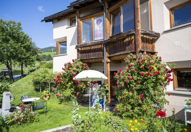 Studio in Ftan - Chasa Ulrica: Ruhige 1.5-Zimmerwohnung in Ftan mit Aussensitzplatz Studio in Ftan - Chasa Ulrica: Ruhige 1.5-Zimmerwohnung in Ftan mit Aussensitzplatz