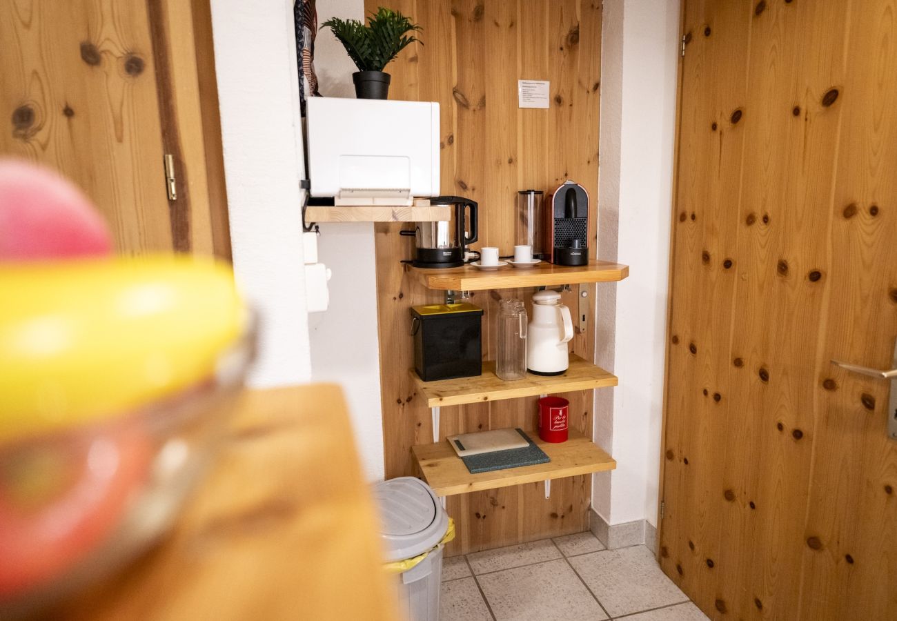 Studio in Ftan - Chasa Ulrica: Ruhige 1.5-Zimmerwohnung in Ftan mit Aussensitzplatz