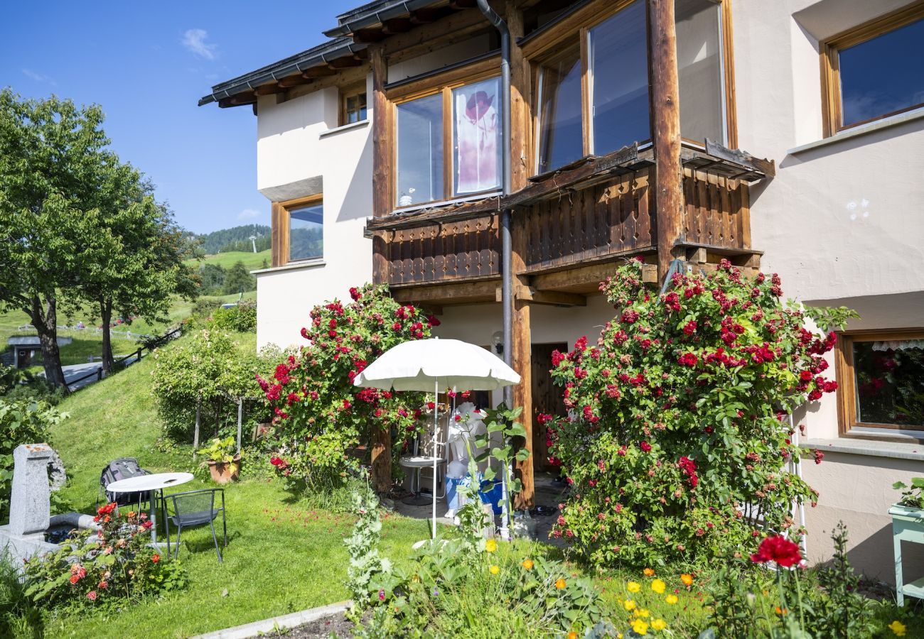 Studio in Ftan - Chasa Ulrica: Ruhige 1.5-Zimmerwohnung in Ftan mit Aussensitzplatz