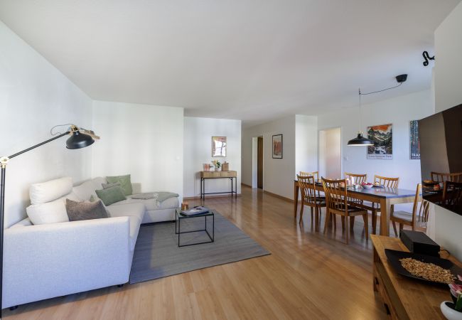 Ferienwohnung in Vulpera - Chasa Valbernard 4105: Grosszügige 3.5-Zimmerwohnung mit Komfort und Bergblick Ferienwohnung in Vulpera - Chasa Valbernard 4105: Grosszügige 3.5-Zimmerwohnung mit Komfort und Bergblick