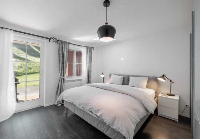 Ferienwohnung in Vulpera - Chasa Valbernard 4105: Grosszügige 3.5-Zimmerwohnung mit Komfort und Bergblick Ferienwohnung in Vulpera - Chasa Valbernard 4105: Grosszügige 3.5-Zimmerwohnung mit Komfort und Bergblick