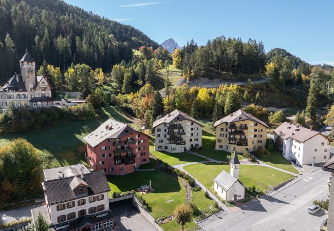Ferienwohnung in Vulpera - Chasa Valbernard 4105: Grosszügige 3.5-Zimmerwohnung mit Komfort und Bergblick Ferienwohnung in Vulpera - Chasa Valbernard 4105: Grosszügige 3.5-Zimmerwohnung mit Komfort und Bergblick
