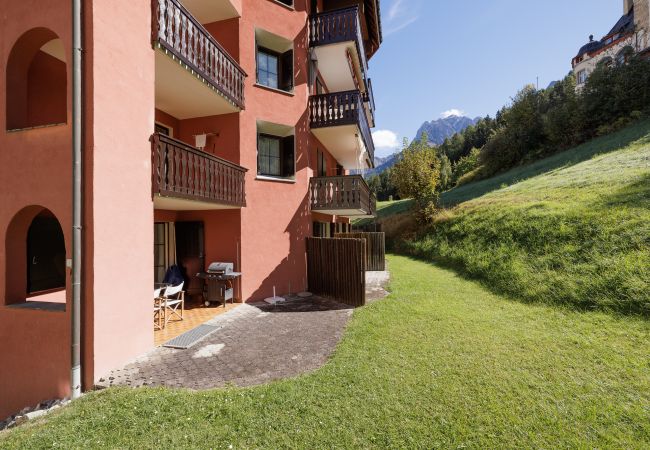 Ferienwohnung in Vulpera - Chasa Valbernard 4105: Grosszügige 3.5-Zimmerwohnung mit Komfort und Bergblick Ferienwohnung in Vulpera - Chasa Valbernard 4105: Grosszügige 3.5-Zimmerwohnung mit Komfort und Bergblick