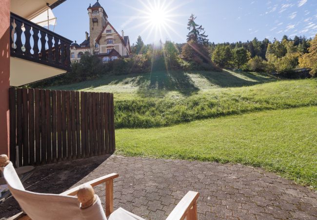Ferienwohnung in Vulpera - Chasa Valbernard 4105: Grosszügige 3.5-Zimmerwohnung mit Komfort und Bergblick Ferienwohnung in Vulpera - Chasa Valbernard 4105: Grosszügige 3.5-Zimmerwohnung mit Komfort und Bergblick