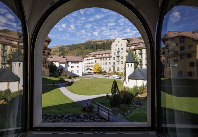 Ferienwohnung in Vulpera - Chasa Valbernard 4105: Grosszügige 3.5-Zimmerwohnung mit Komfort und Bergblick Ferienwohnung in Vulpera - Chasa Valbernard 4105: Grosszügige 3.5-Zimmerwohnung mit Komfort und Bergblick
