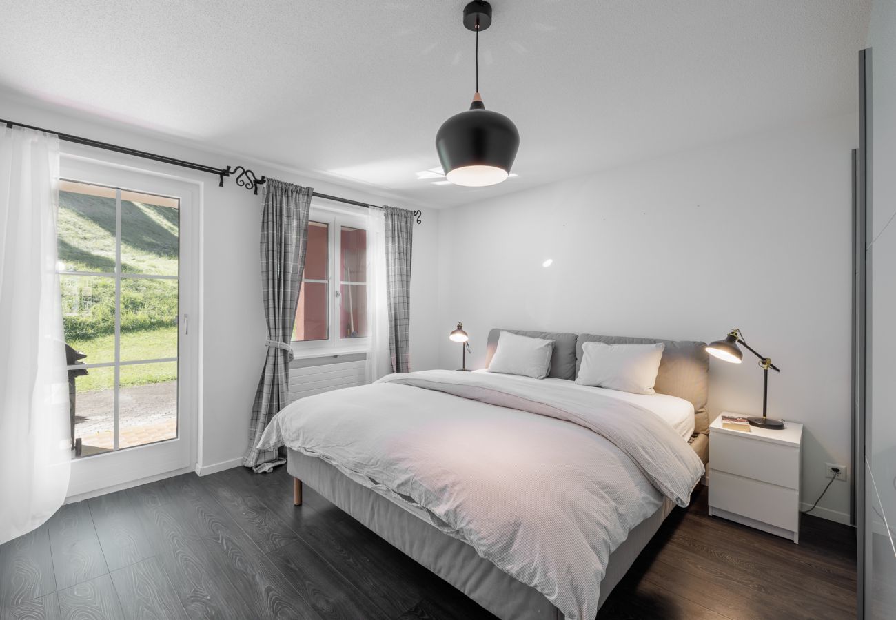 Ferienwohnung in Vulpera - Chasa Valbernard 4105: Grosszügige 3.5-Zimmerwohnung mit Komfort und Bergblick Ferienwohnung in Vulpera - Chasa Valbernard 4105: Grosszügige 3.5-Zimmerwohnung mit Komfort und Bergblick