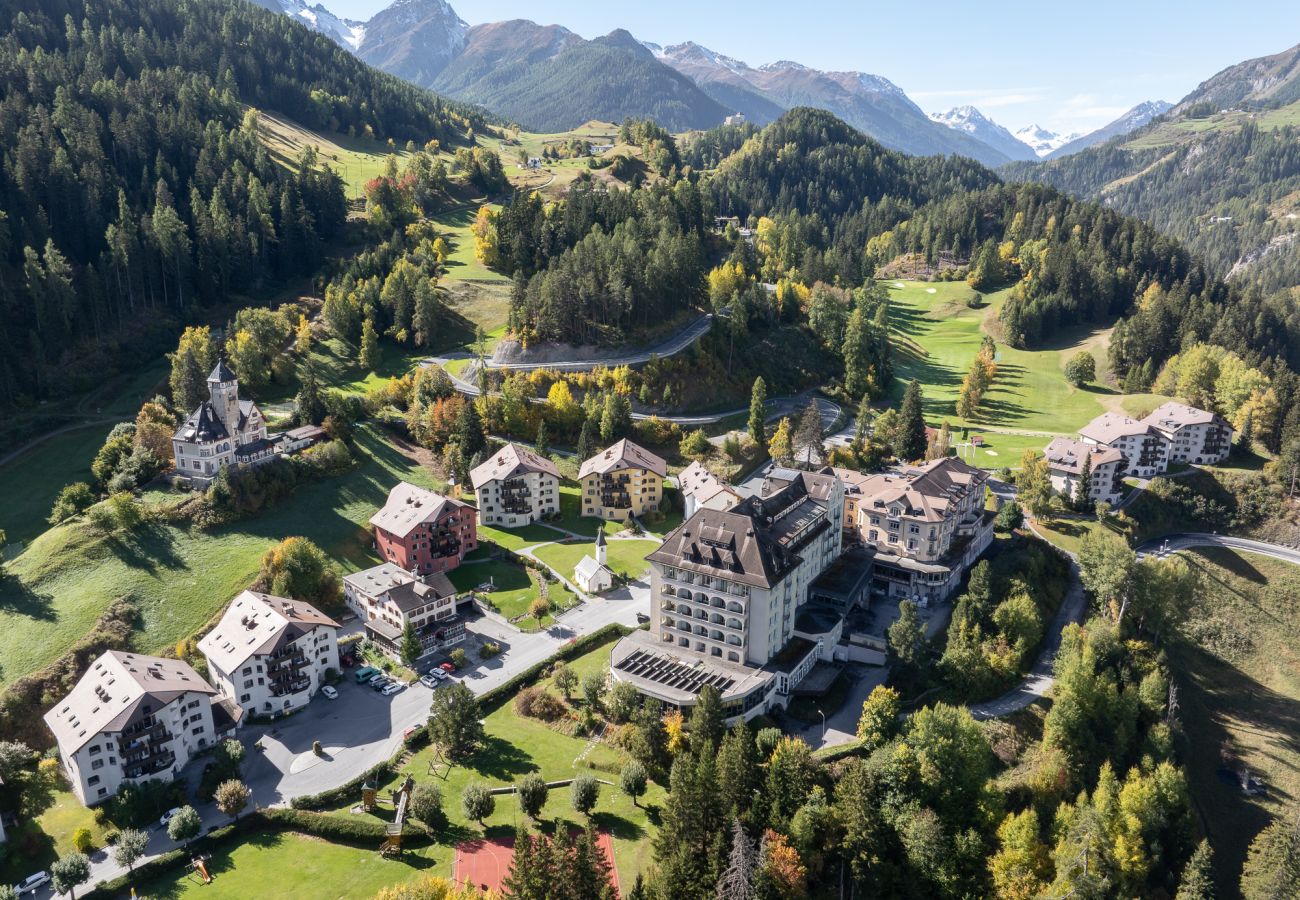 Ferienwohnung in Vulpera - Chasa Valbernard 4105: Grosszügige 3.5-Zimmerwohnung mit Komfort und Bergblick Ferienwohnung in Vulpera - Chasa Valbernard 4105: Grosszügige 3.5-Zimmerwohnung mit Komfort und Bergblick