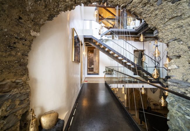 Chalet in Sent - Chasa Sentima – luxuriöser Engadiner Palazzo mit Panoramablick, Hotpot & Sauna direkt an der Talabfahrt 