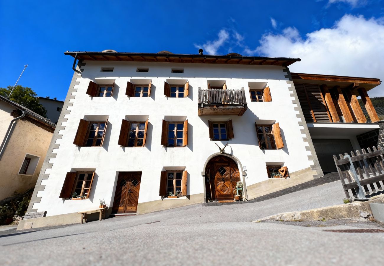 Chalet in Sent - Chasa Sentima – luxuriöser Engadiner Palazzo mit Panoramablick, Hotpot & Sauna direkt an der Talabfahrt 