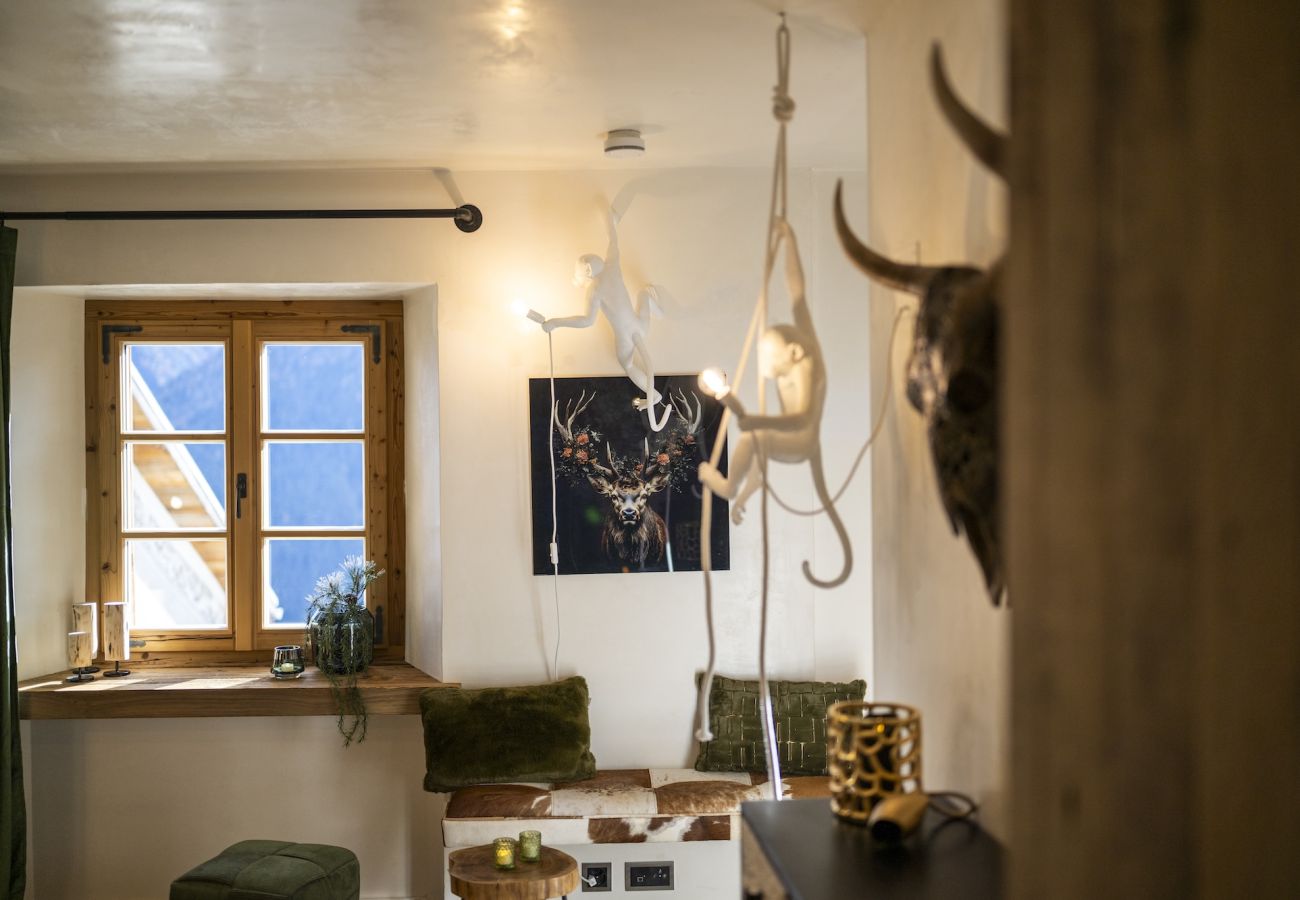 Chalet in Sent - Chasa Sentima – luxuriöser Engadiner Palazzo mit Panoramablick, Hotpot & Sauna direkt an der Talabfahrt 