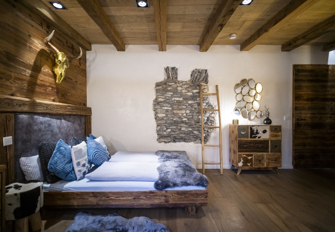 Chalet in Sent - Chasa Sentima – luxuriöser Engadiner Palazzo mit Panoramablick, Hotpot & Sauna direkt an der Talabfahrt 