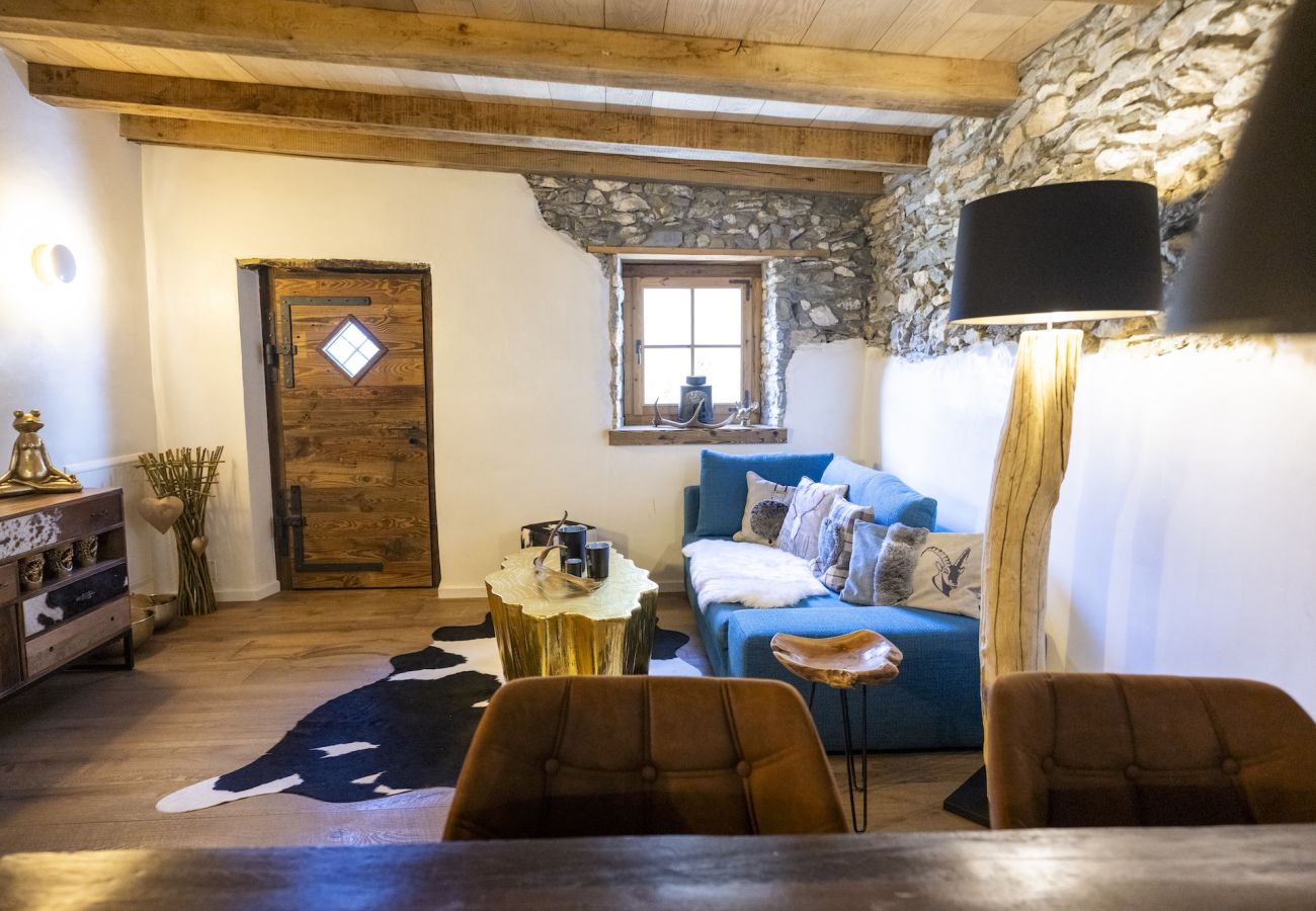 Chalet in Sent - Chasa Sentima – luxuriöser Engadiner Palazzo mit Panoramablick, Hotpot & Sauna direkt an der Talabfahrt 