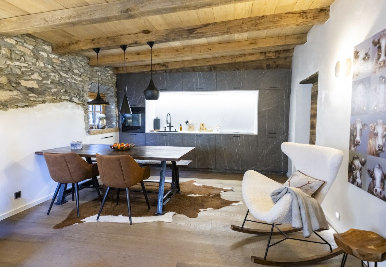 Chalet in Sent - Chasa Sentima – luxuriöser Engadiner Palazzo mit Panoramablick, Hotpot & Sauna direkt an der Talabfahrt 