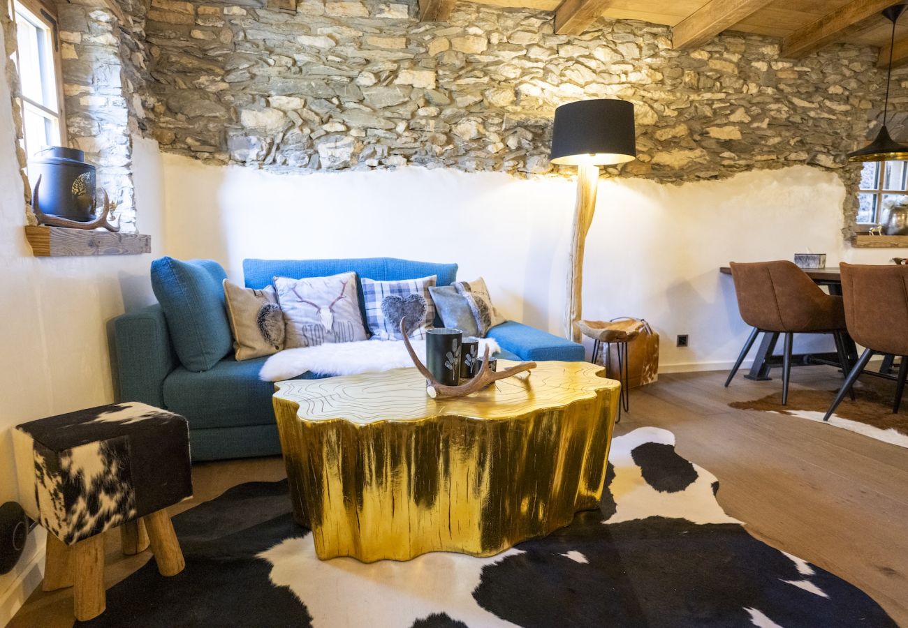 Chalet in Sent - Chasa Sentima – luxuriöser Engadiner Palazzo mit Panoramablick, Hotpot & Sauna direkt an der Talabfahrt 