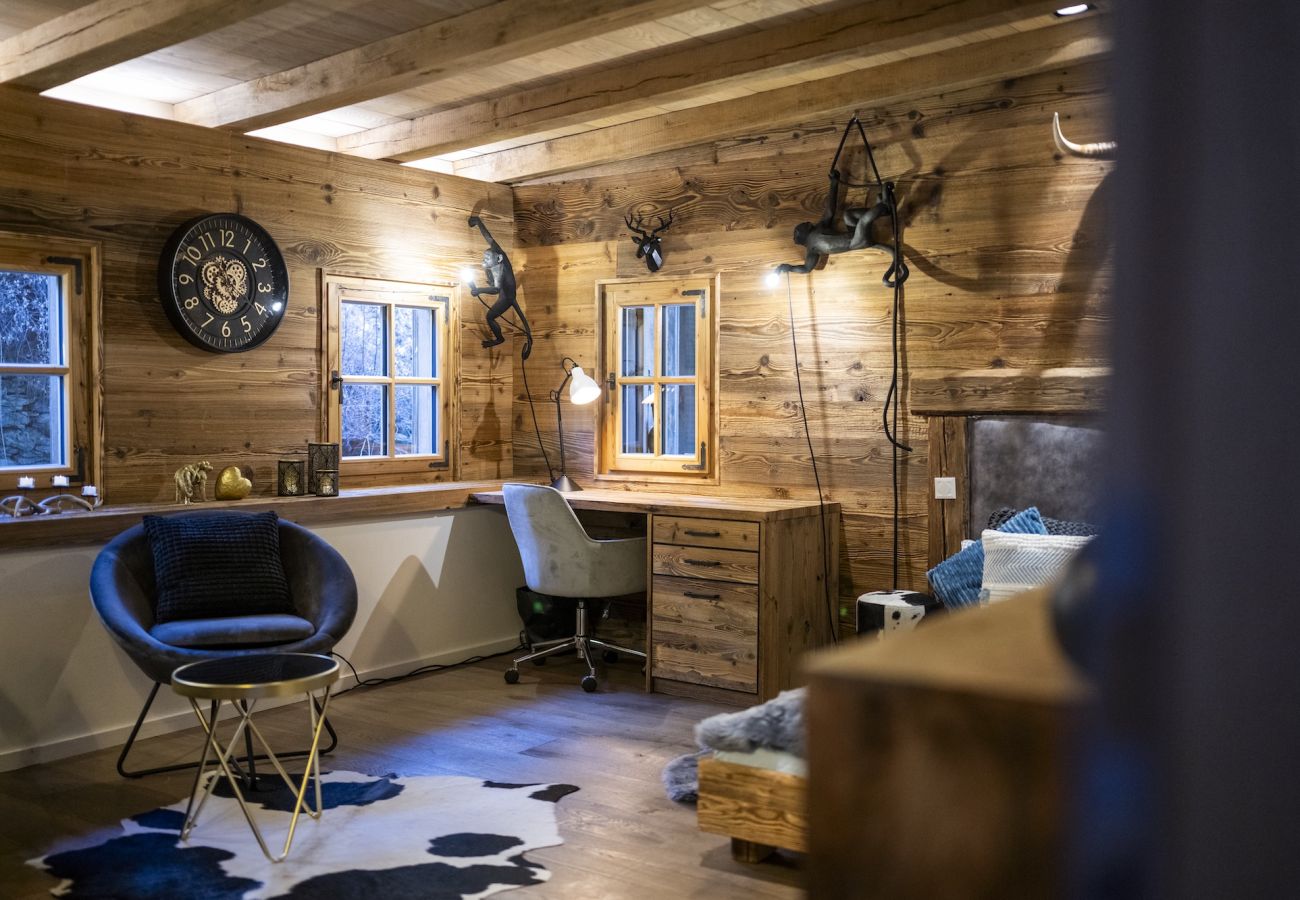 Chalet in Sent - Chasa Sentima – luxuriöser Engadiner Palazzo mit Panoramablick, Hotpot & Sauna direkt an der Talabfahrt 