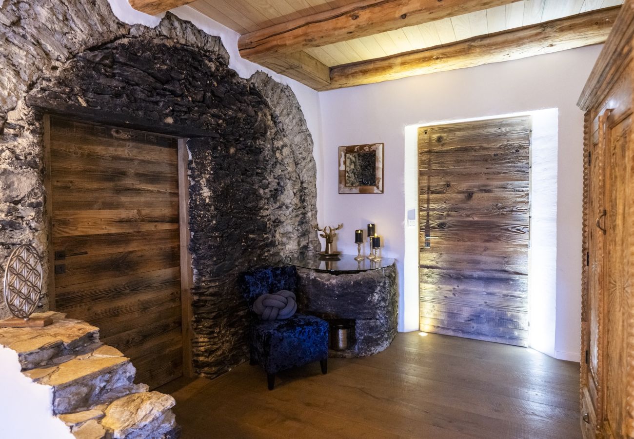 Chalet in Sent - Chasa Sentima – luxuriöser Engadiner Palazzo mit Panoramablick, Hotpot & Sauna direkt an der Talabfahrt 