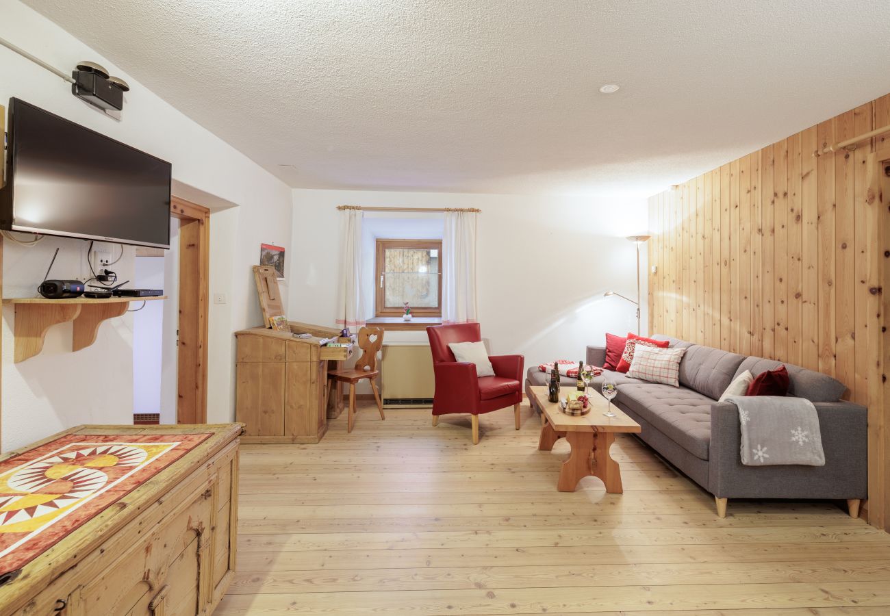 Ferienwohnung in Scuol - Chasa Marugg: Gemütliche 3.5-Zimmerwohnung direkt beim Engadin Bad Scuol