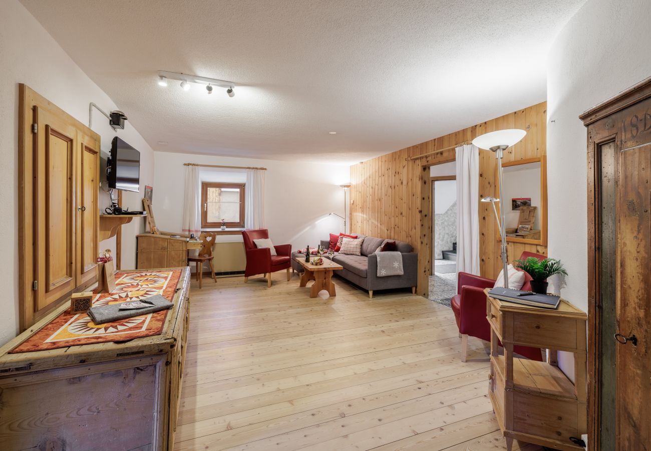 Ferienwohnung in Scuol - Chasa Marugg: Gemütliche 3.5-Zimmerwohnung direkt beim Engadin Bad Scuol