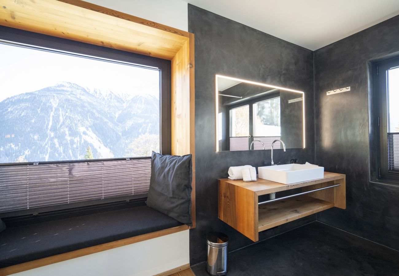 Ferienwohnung in Sent - Chasa Vital - Hochwertige Ferienwohnung mit elegantem Ambiente in Sent