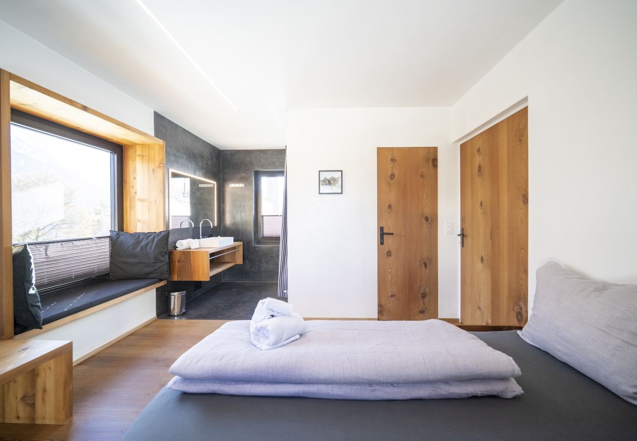 Ferienwohnung in Sent - Chasa Vital - Hochwertige Ferienwohnung mit elegantem Ambiente in Sent