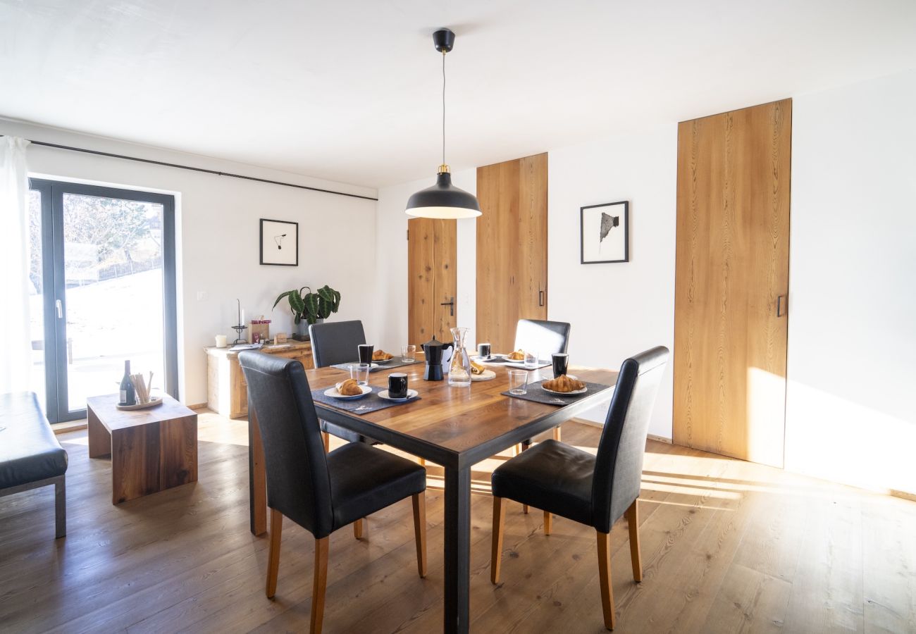 Ferienwohnung in Sent - Chasa Vital - Hochwertige Ferienwohnung mit elegantem Ambiente in Sent