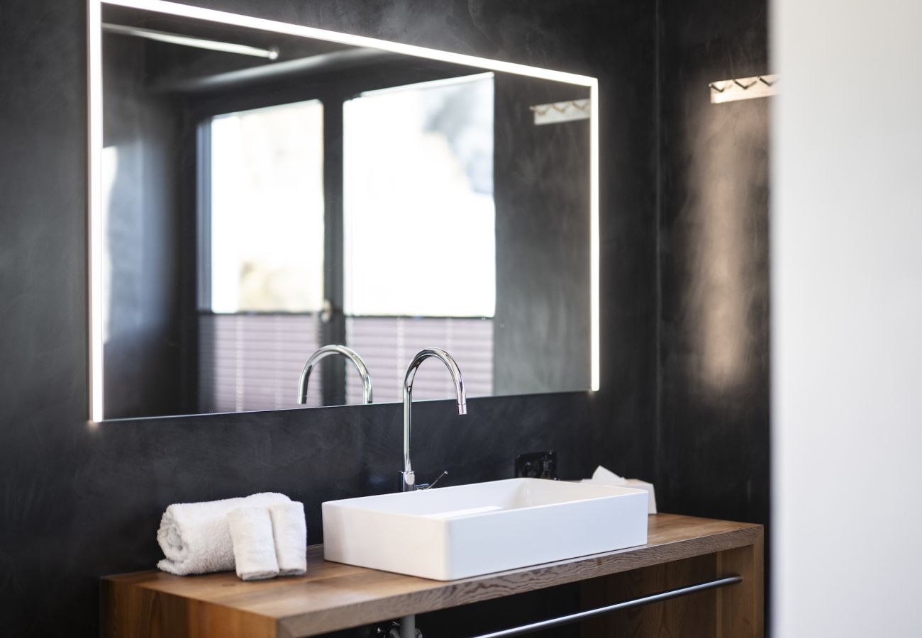 Ferienwohnung in Sent - Chasa Vital - Hochwertige Ferienwohnung mit elegantem Ambiente in Sent