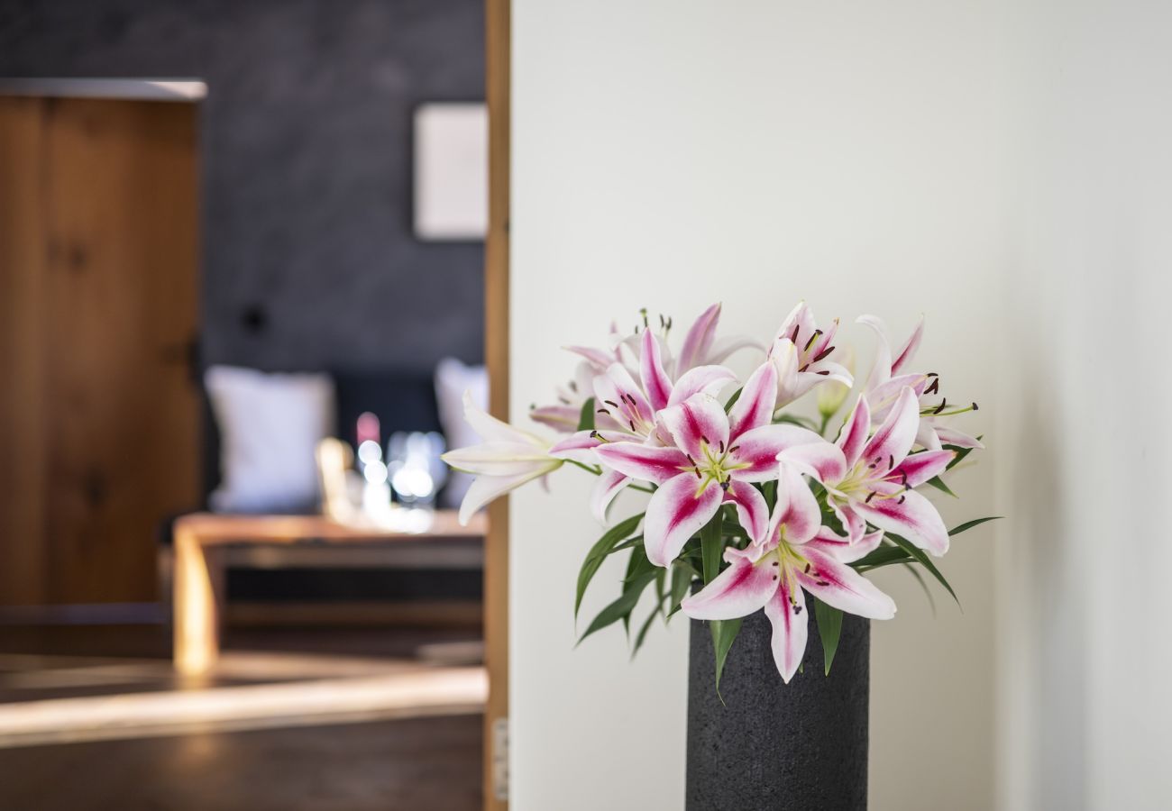 Ferienwohnung in Sent - Chasa Vital - Hochwertige Ferienwohnung mit elegantem Ambiente in Sent