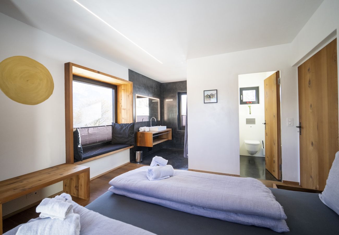 Ferienwohnung in Sent - Chasa Vital - Hochwertige Ferienwohnung mit elegantem Ambiente in Sent