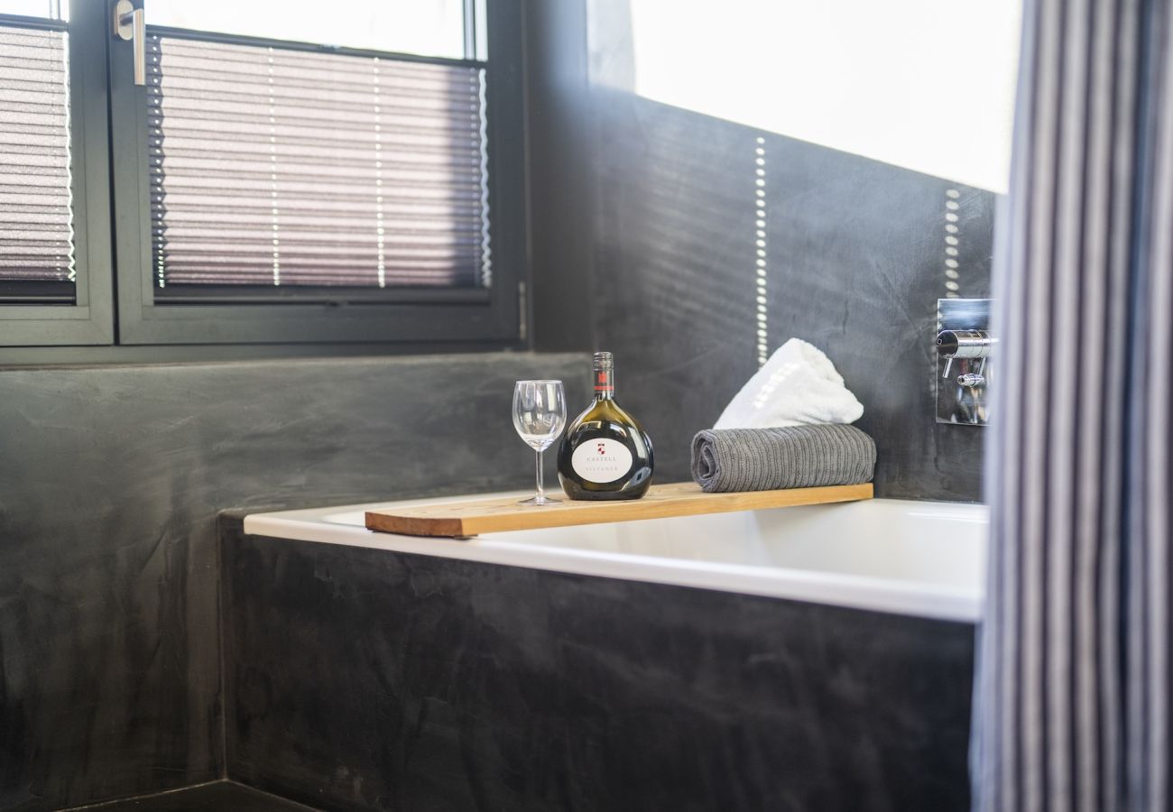 Ferienwohnung in Sent - Chasa Vital - Hochwertige Ferienwohnung mit elegantem Ambiente in Sent