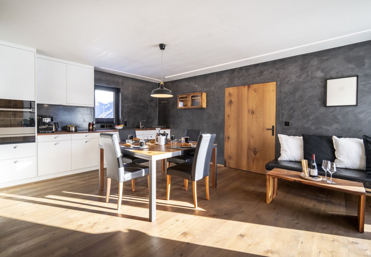 Ferienwohnung in Sent - Chasa Vital - Hochwertige Ferienwohnung mit elegantem Ambiente in Sent